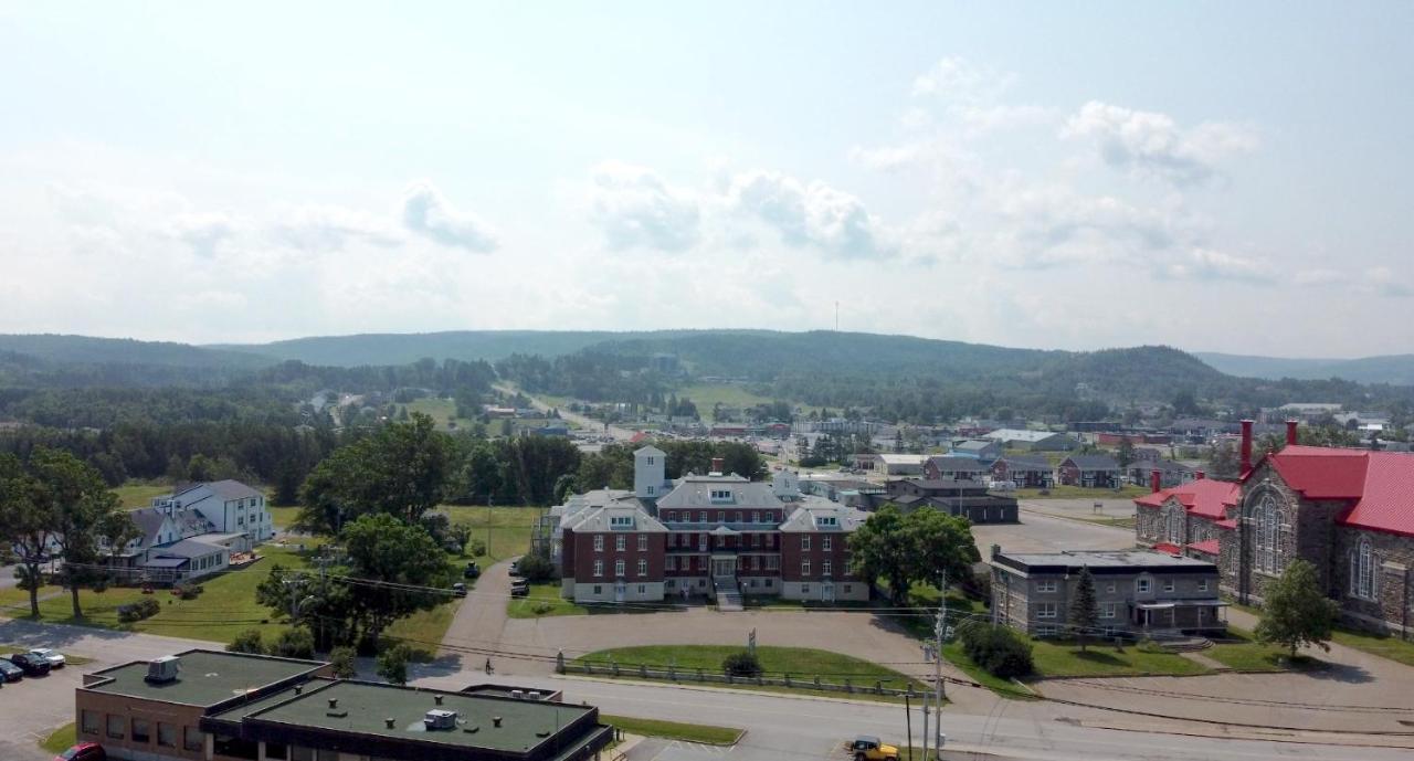Apartmán Le Couvent Sainte Anne-des-Chênes Exteriér fotografie